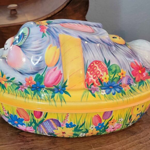 Vintage 3D 9" Easter Bunny Plastic Bowl with Lid Tulips Spring READ - Picture 2 of 8